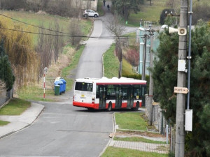 Zcela nová autobusová linka MHD číslo 36 zajíždí i do míst, kde jsou velmi úzké komunikace