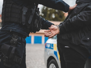 Policejní TOXI tým dopadl dva protřelé obchodníky s pervitinem a jednoho pěstitele konopí