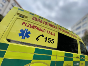 Tramvaj v Plzni smetla malé dítě, přebíhalo koleje mimo přechod